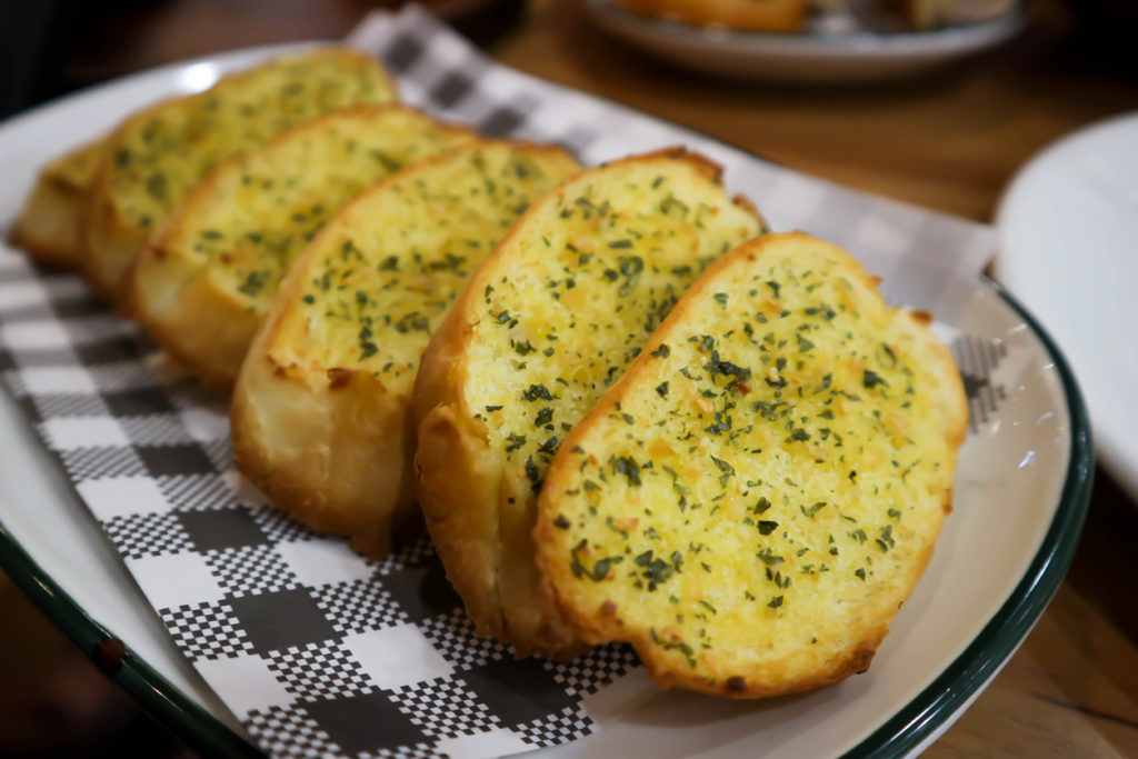 garlic bread on plate
